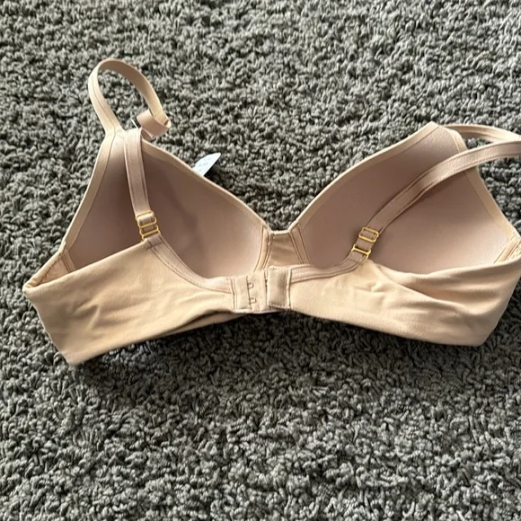 Soma Embraceable Wireless Bra - Picture 3 of 4